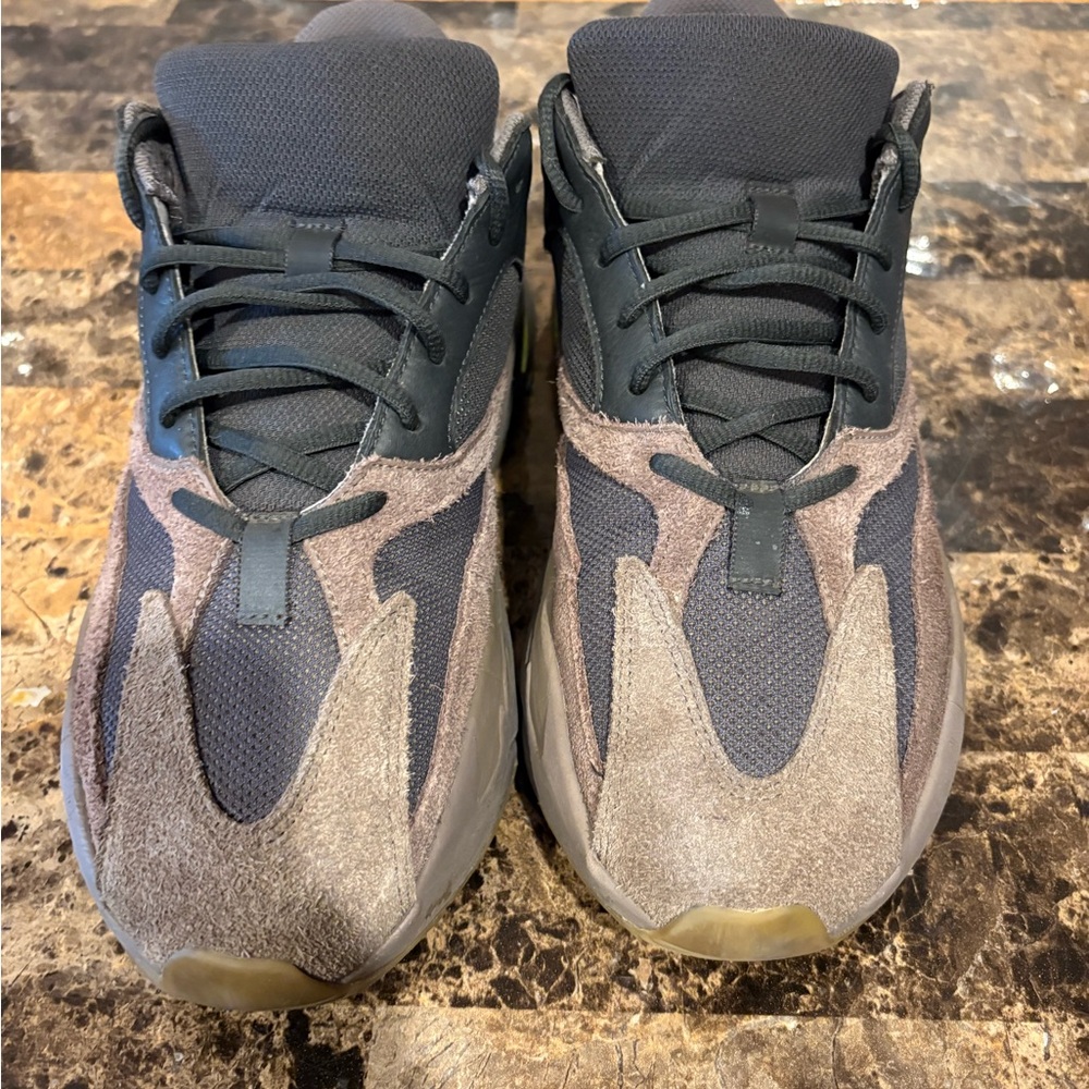 Stylish Gray and Tan Sneakers comes with no box